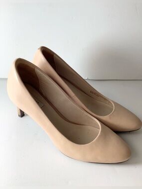 Cole Haan Pumps Heel 2.5 inches Nude Leather W05354 - Size 5
